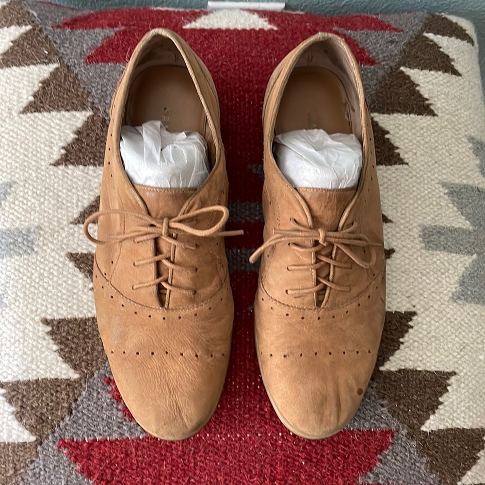 Franco Sarto tan genuine leather lace up oxfords in size 6